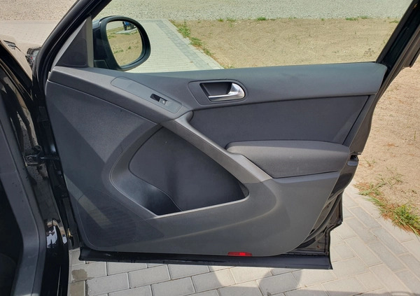 Volkswagen Tiguan cena 29500 przebieg: 194000, rok produkcji 2008 z Kostrzyn małe 704